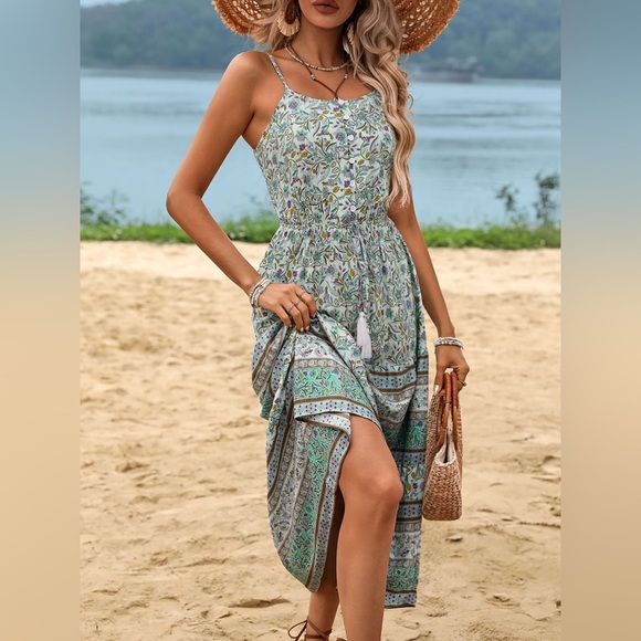 Green Boho Dress - Bohemian Elegance - Picture 4 of 7